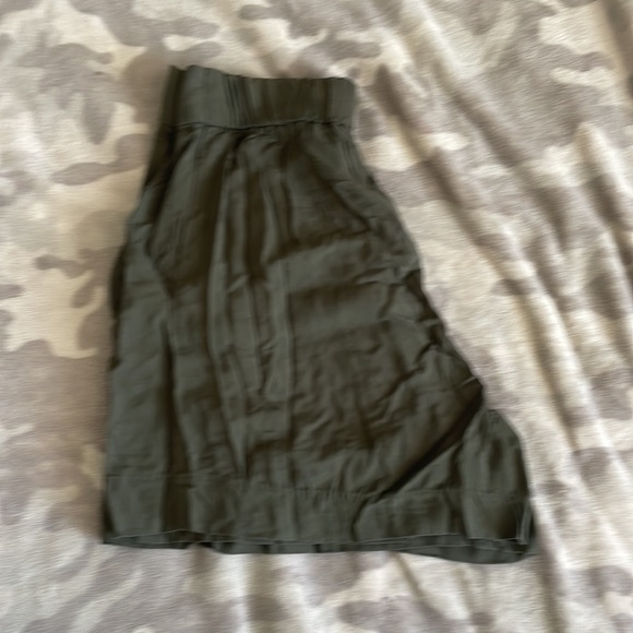 H&M S women’s high rise pull on olive green casual shorts w/pockets - Picture 6 of 6